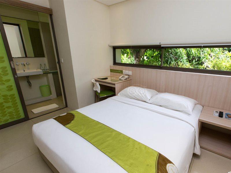 Grandmas Plus Hotel Seminyak Exterior photo