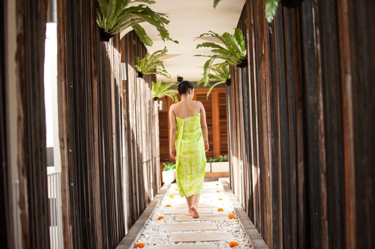 Grandmas Plus Hotel Seminyak Exterior photo