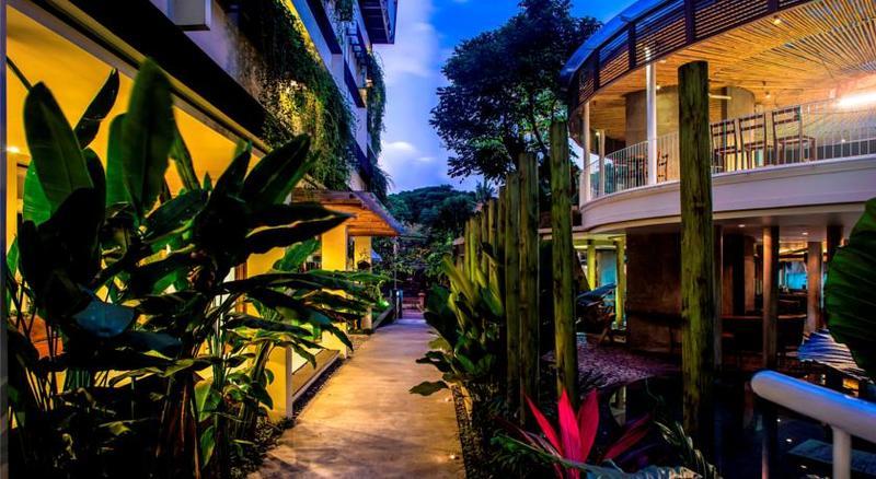Grandmas Plus Hotel Seminyak Exterior photo
